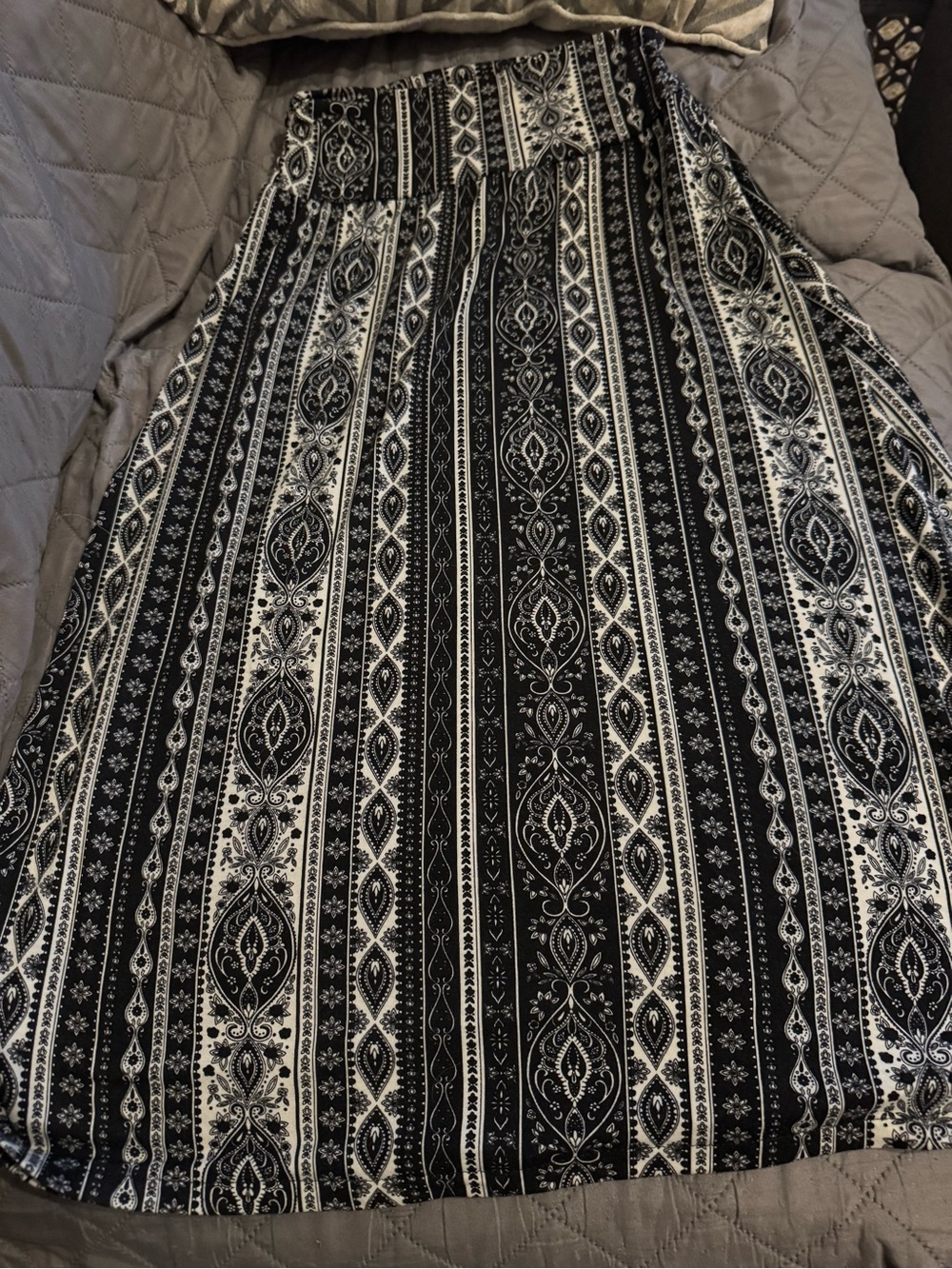 Joe B Black and White Patterned Midi Skirt